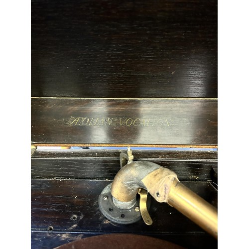 114 - An early 20th century The Aeolian Co. Ltd. Perfectophone carved oak gramophone on barley twist suppo... 