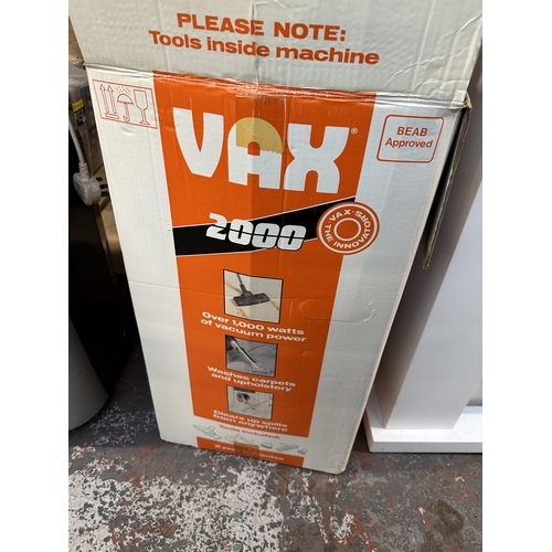 1056 - A Vax 2000 wet and dry vacuum cleaner