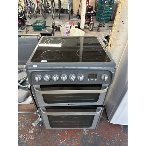 A Hotpoint Ultima Hue61 Double Oven Four Burner Hob 60cm Free Standing Electric Cooker 8531