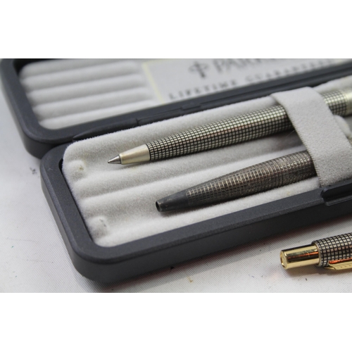 2367A - Three Parker writing instruments, two .925 sterling silver ballpoint pens and one pencil - approx. g... 