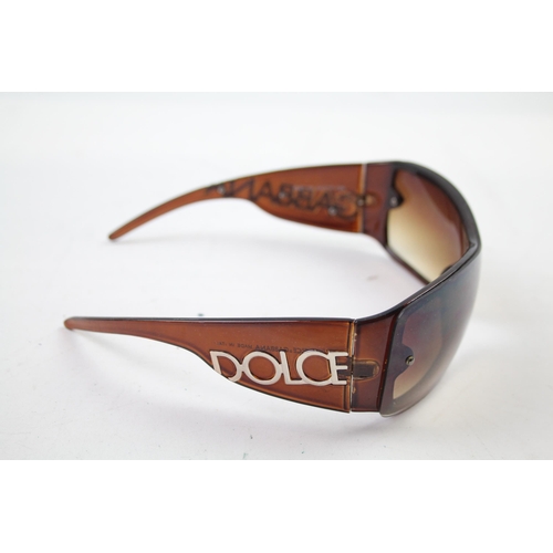 624 - A cased pair of D&G sunglasses