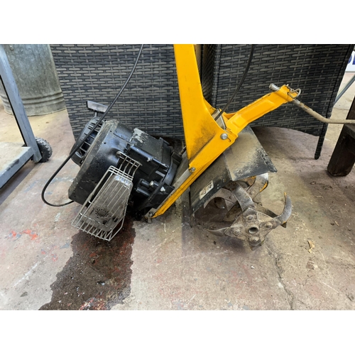 1100 - A JCB tiller with Briggs & Stratton 375 petrol engine