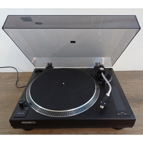 865 - An Acoustic Solutions CTT-1 belt-drive two-speed USB turntable