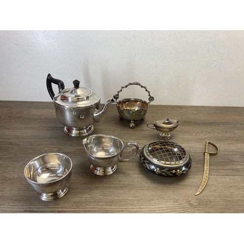 532 - A collection of metalware to include Viners of Sheffield alpha plate three piece tea set, silver pla... 