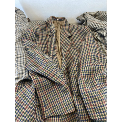 630 - A quantity of men's tweed sporting jackets to include Brook Taverner, Debenhams Wellington, Daks of ... 