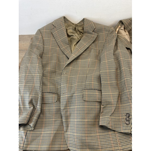 630 - A quantity of men's tweed sporting jackets to include Brook Taverner, Debenhams Wellington, Daks of ... 