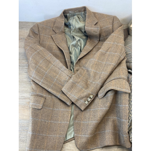 630 - A quantity of men's tweed sporting jackets to include Brook Taverner, Debenhams Wellington, Daks of ... 