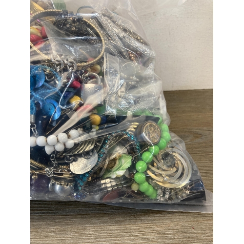 634 - Approx. 10kg of assorted costume jewellery