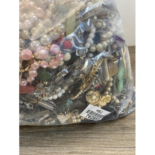 650 - Approx. 10kg of assorted costume jewellery