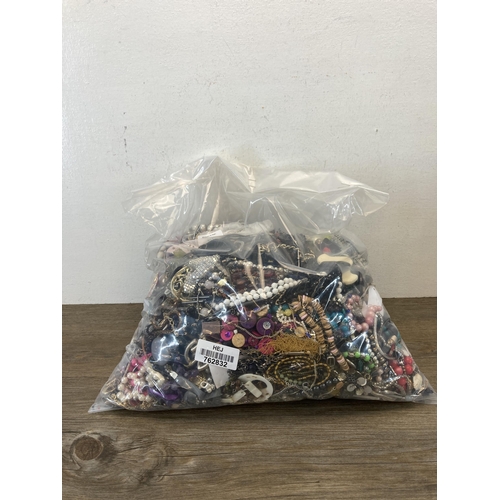 651 - Approx. 10kg of assorted costume jewellery