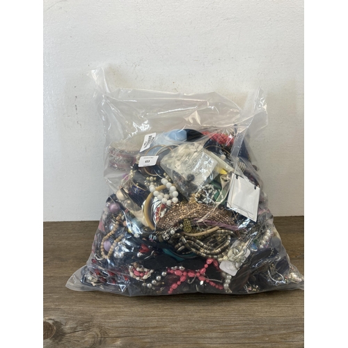 653 - Approx. 10kg of assorted costume jewellery