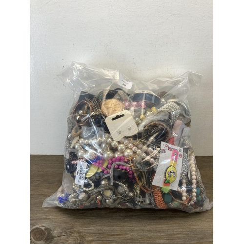 655 - Approx. 10kg of assorted costume jewellery