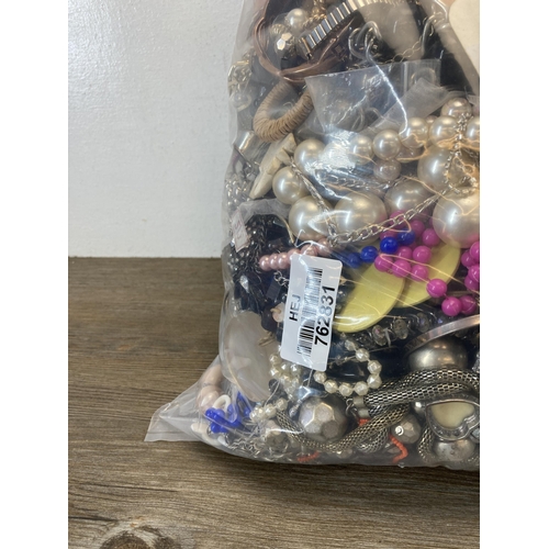 655 - Approx. 10kg of assorted costume jewellery