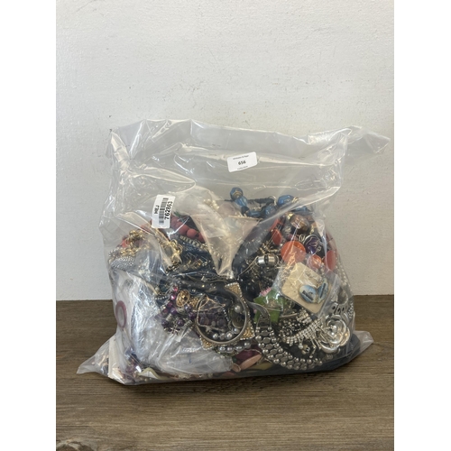 656 - Approx. 10kg of assorted costume jewellery