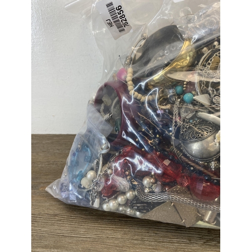 657 - Approx. 10kg of assorted costume jewellery