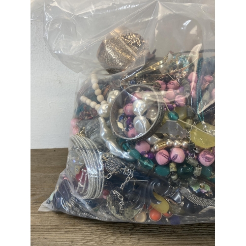 682 - Approx. 10kg of assorted costume jewellery