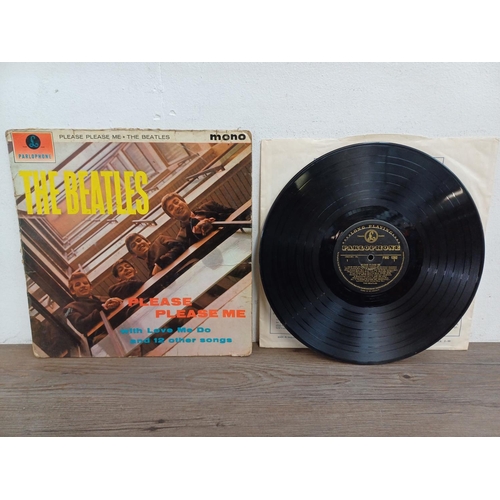 974A - A 1963 LP vinyl record of The Beatles 'Please Please Me' (Mono - PMC1202 - gold and black labels - D... 