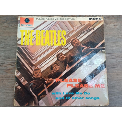 974A - A 1963 LP vinyl record of The Beatles 'Please Please Me' (Mono - PMC1202 - gold and black labels - D... 