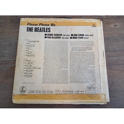 974A - A 1963 LP vinyl record of The Beatles 'Please Please Me' (Mono - PMC1202 - gold and black labels - D... 