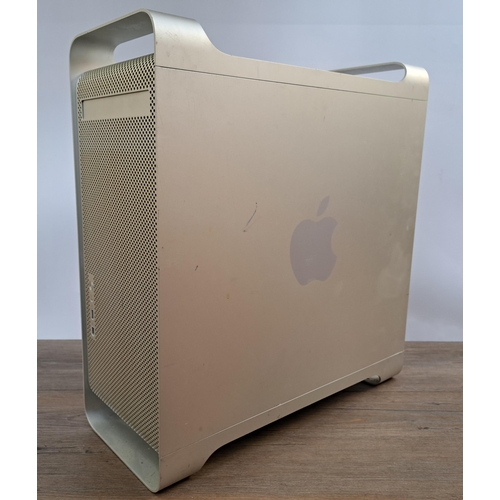 933 - An Apple Power Mac G5 A1177 desktop computer