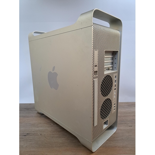 933 - An Apple Power Mac G5 A1177 desktop computer