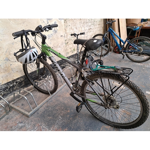 1038 - A Trek 3700 mountain bike