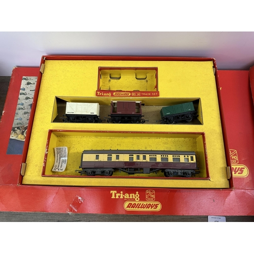 476 - A collection of Hornby 00 gauge model railway accessories to include RS.24 train set, RS.21 train se... 