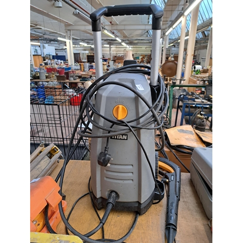 1072 - A Titan 240v pressure washer