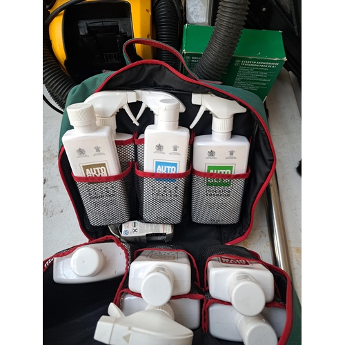 1086 - A cased Autoglym life shine car cleaning product set