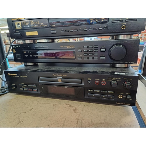 882 - Five items of hi-fi to include Sony TC-K611S Dolby B/C/S cassette deck, Marantz CD-63 MkII CD player... 