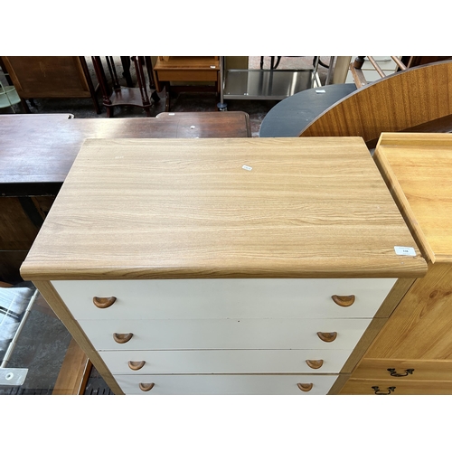 116 - A modern oak effect and white laminate chest of drawers - approx. 100cm high x 79cm wide 47cm deep