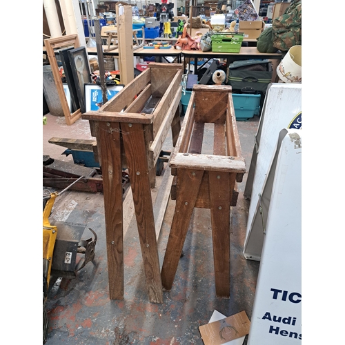 1098 - Two wooden trough planters