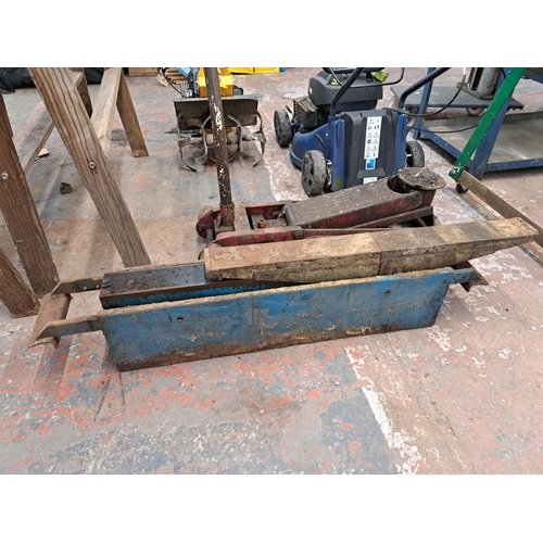 1099 - Two hydraulic trolley jacks