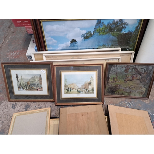 1120 - A collection of framed prints