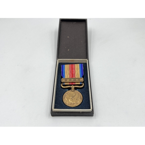 2043 - A boxed 1937-1945 China Incident War medal