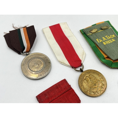 2089 - Nine medals to include Indian 1947-1972 25th Anniversary of Independence, 3rd Polish Republic Volunt... 