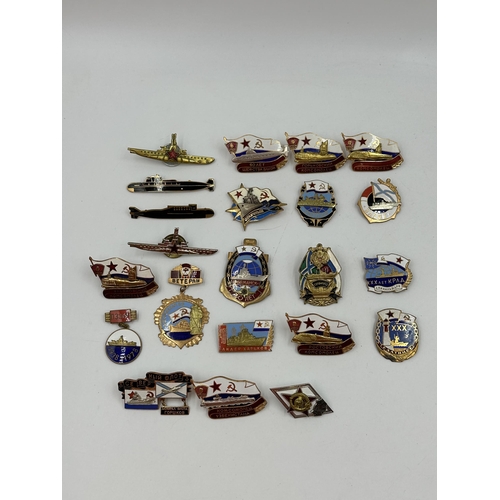 2129 - A collection of USSR military badges