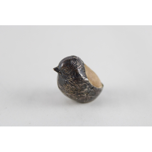 2138 - An Edwardian hallmarked Chester sterling silver bird pin cushion, dated 1908 - approx. gross weight ... 