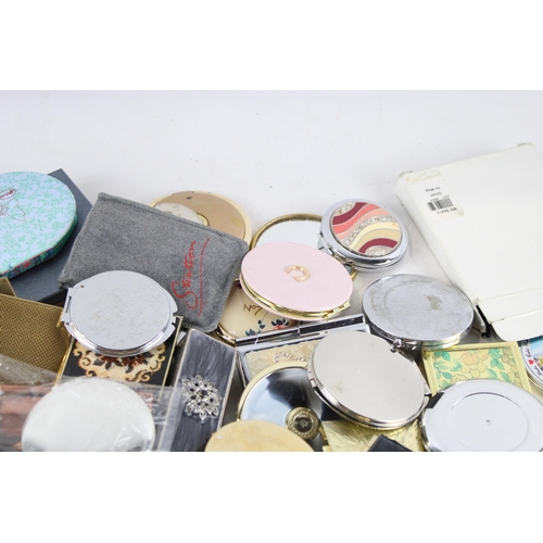 441 - A collection of assorted compact mirrors