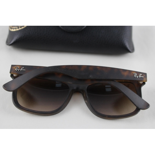 450 - A pair of cased Ray-Ban Justin sunglasses