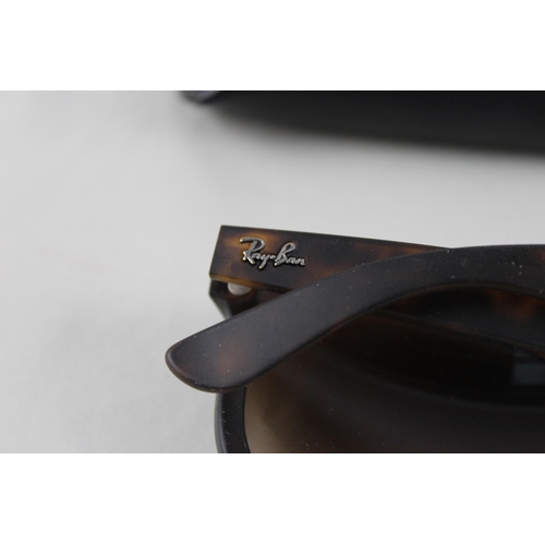 450 - A pair of cased Ray-Ban Justin sunglasses