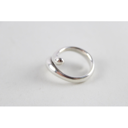 2032 - A Tiffany & Co. silver ring - approx. gross weight 10g