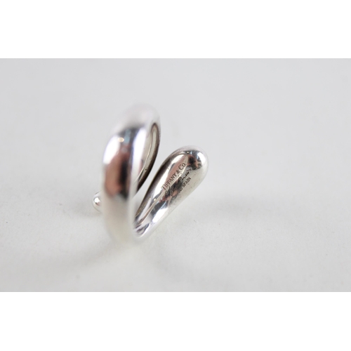 2032 - A Tiffany & Co. silver ring - approx. gross weight 10g