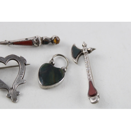 2034 - Five pieces of antique Scottish revival silver jewellery to include agate padlock etc. - approx. gro... 