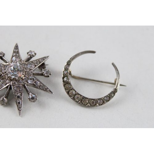 2043 - Two silver paste set brooches - approx. gross weight 15g