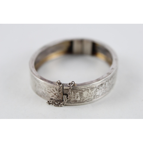 2045 - A Victorian silver bangle - approx. gross weight 18g