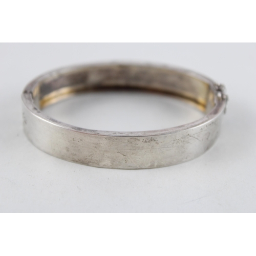 2045 - A Victorian silver bangle - approx. gross weight 18g