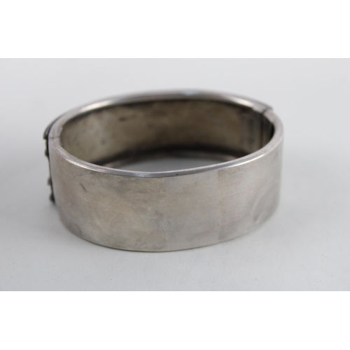 2050 - A Victorian silver bangle - approx. gross weight 51g