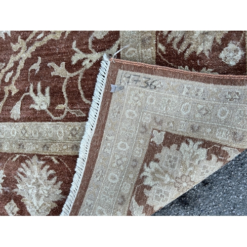 111 - A modern floral pattern rug - approx. 375cm x 273cm