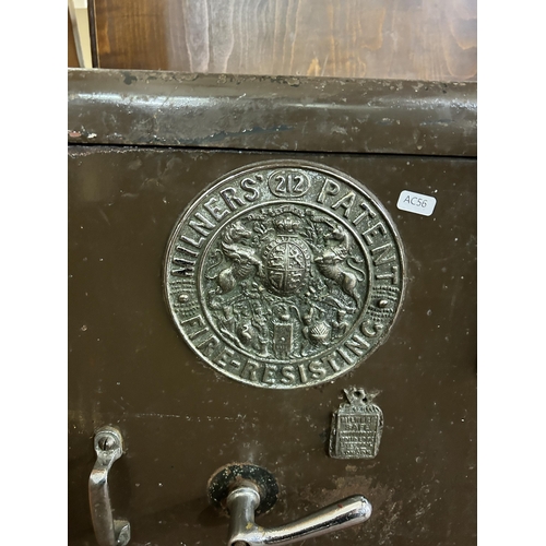 152 - A Milners' Patent No. 212 Fire-Resisting safe (key in office) - approx. 64cm high x 48cm wide x 50cm... 